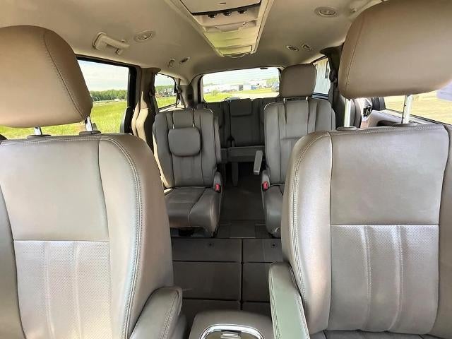 2014 Chrysler Town & Country 4dr Wgn Touring-L