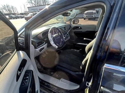 2017 Chrysler Pacifica Touring FWD