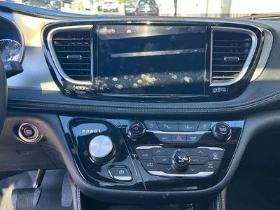 2024 Chrysler Pacifica Limited FWD