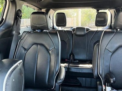 2024 Chrysler Pacifica Limited FWD