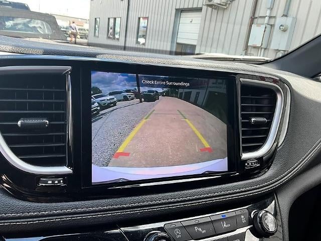 2024 Chrysler Pacifica Limited FWD