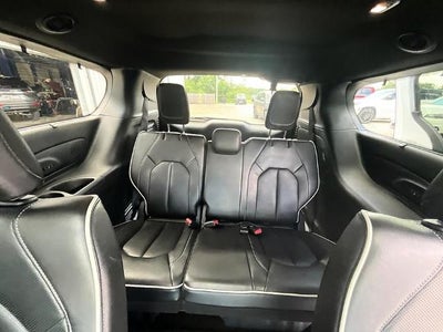 2024 Chrysler Pacifica Limited FWD