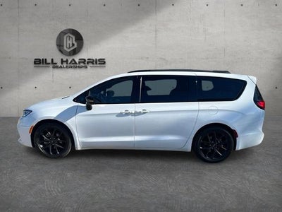 2024 Chrysler Pacifica Limited FWD