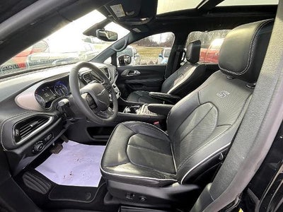 2024 Chrysler Pacifica Limited AWD