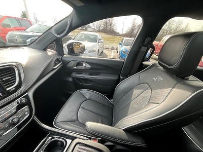 2024 Chrysler Pacifica Limited AWD