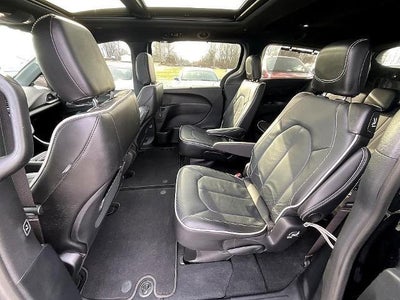 2024 Chrysler Pacifica Limited AWD