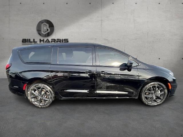 2024 Chrysler Pacifica Limited AWD