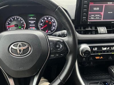 2020 Toyota RAV4 XLE AWD (Natl)