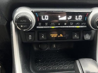 2020 Toyota RAV4 XLE AWD (Natl)