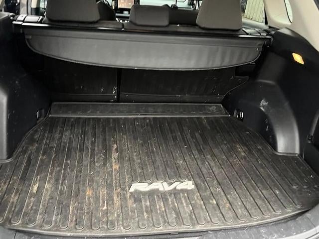 2020 Toyota RAV4 XLE AWD (Natl)