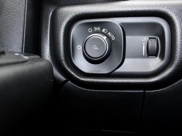 2021 RAM 3500 Tradesman 4x4 Crew Cab 6'4" Box