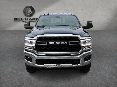 2023 RAM 3500 Big Horn 4x4 Crew Cab 6'4" Box