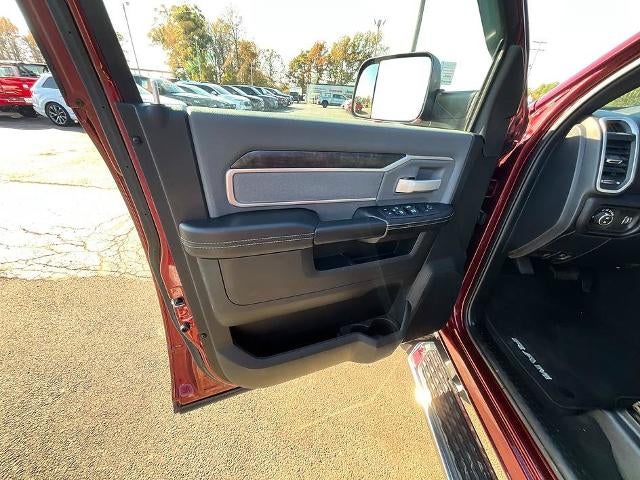 2022 RAM 3500 Big Horn 4x4 Crew Cab 6'4" Box