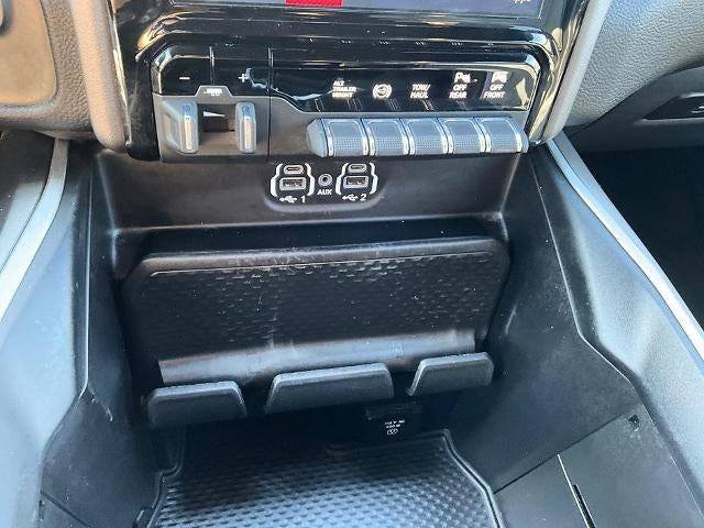 2022 RAM 3500 Big Horn 4x4 Crew Cab 6'4" Box