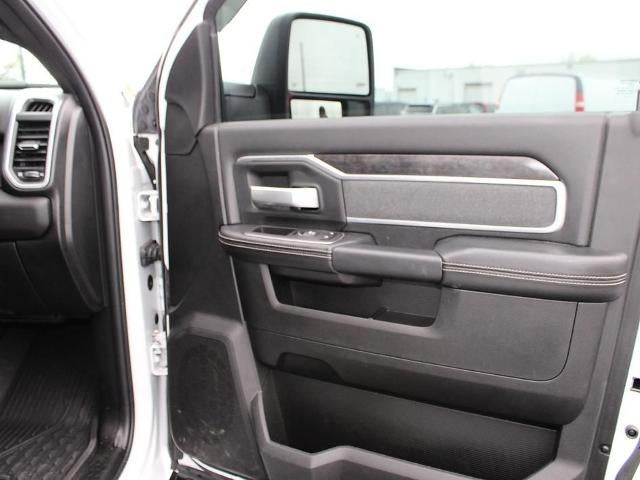 2023 RAM 3500 Big Horn 4x4 Crew Cab 8' Box