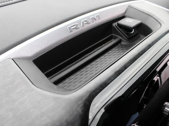 2023 RAM 3500 Big Horn 4x4 Crew Cab 8' Box