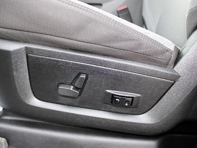 2022 RAM 3500 Big Horn 4x4 Crew Cab 8' Box