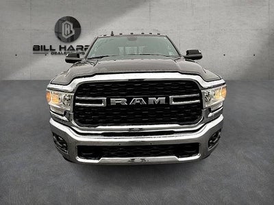 2022 RAM 3500 Big Horn 4x4 Crew Cab 8' Box