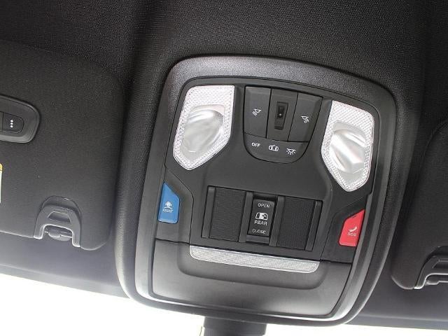 2022 RAM 3500 Big Horn 4x4 Crew Cab 8' Box