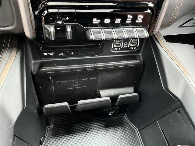 2019 RAM 3500 Longhorn 4x4 Crew Cab 8' Box