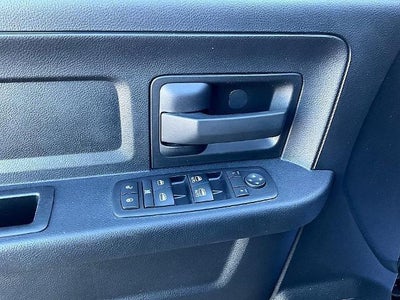 2014 RAM 1500 4WD Crew Cab 5.7 Ft Box Express