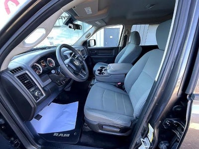 2014 RAM 1500 4WD Crew Cab 5.7 Ft Box Express