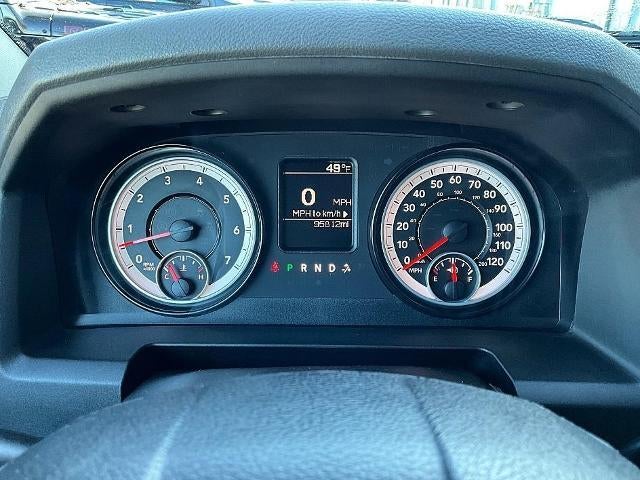 2014 RAM 1500 4WD Crew Cab 5.7 Ft Box Express