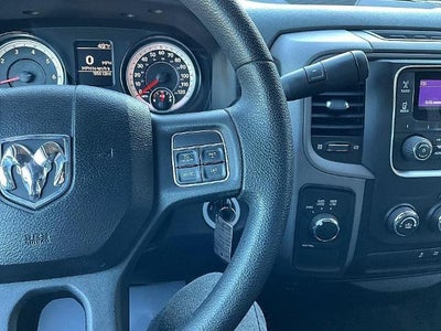 2014 RAM 1500 4WD Crew Cab 5.7 Ft Box Express