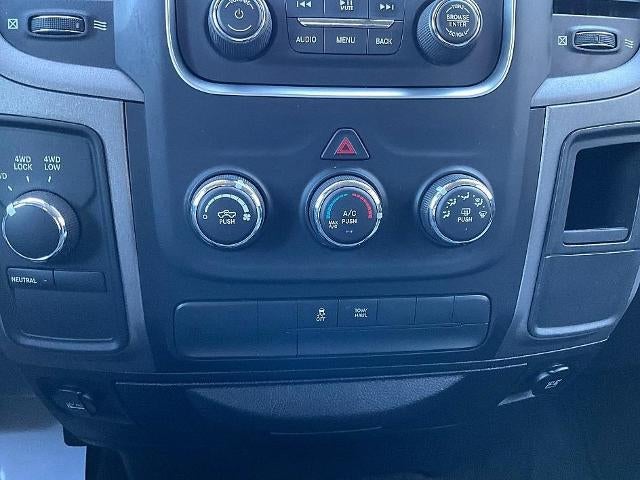 2014 RAM 1500 4WD Crew Cab 5.7 Ft Box Express