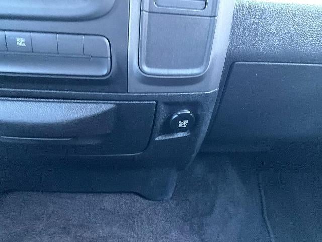 2014 RAM 1500 4WD Crew Cab 5.7 Ft Box Express