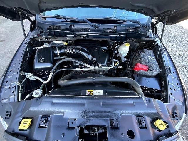 2014 RAM 1500 4WD Crew Cab 5.7 Ft Box Express