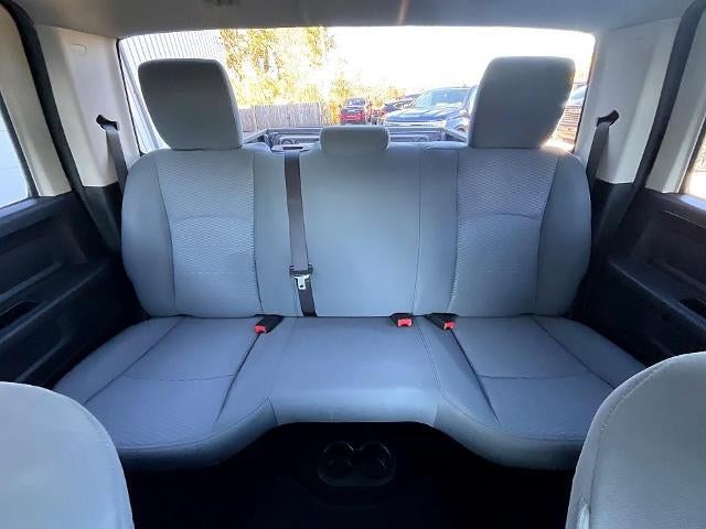 2014 RAM 1500 4WD Crew Cab 5.7 Ft Box Express