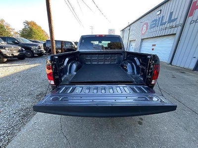 2014 RAM 1500 4WD Crew Cab 5.7 Ft Box Express