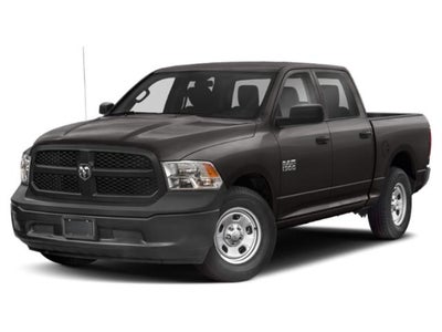 2014 RAM 1500 4WD Crew Cab 5.7 Ft Box Express