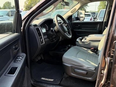 2017 RAM 2500 Tradesman 4x4 Crew Cab 6'4" Box