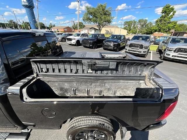 2017 RAM 2500 SLT 4x4 Crew Cab 6'4" Box