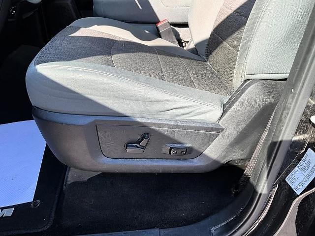 2017 RAM 2500 SLT 4x4 Crew Cab 6'4" Box