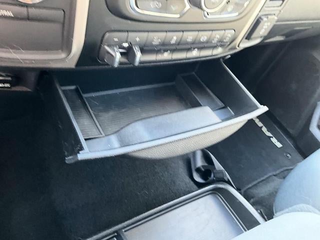 2017 RAM 2500 SLT 4x4 Crew Cab 6'4" Box