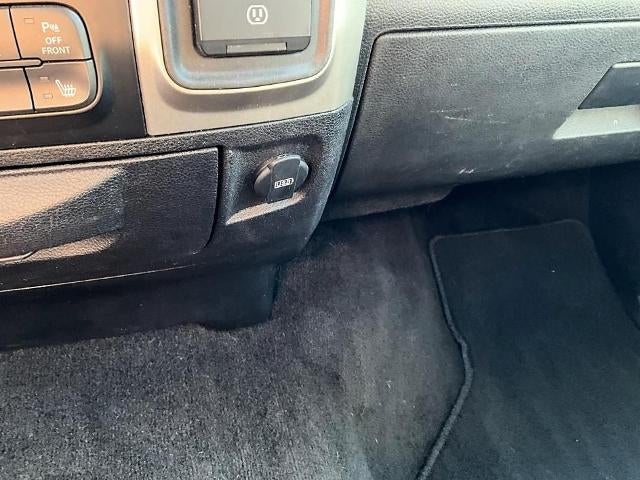 2017 RAM 2500 SLT 4x4 Crew Cab 6'4" Box