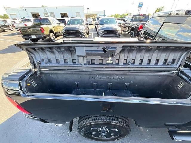 2017 RAM 2500 SLT 4x4 Crew Cab 6'4" Box