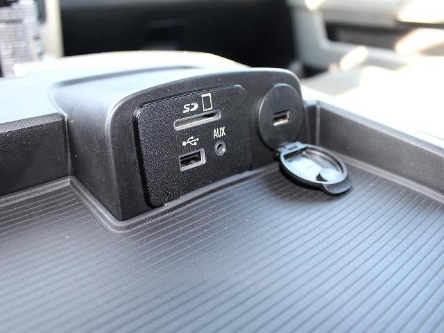 2016 RAM 2500 4WD Crew Cab 6.4 Ft Box Big Horn