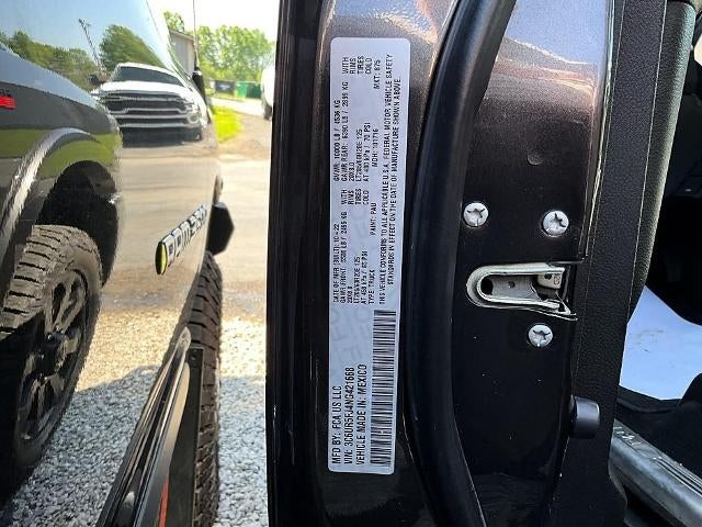 2022 RAM 2500 Laramie 4x4 Crew Cab 6'4" Box