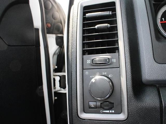 2015 RAM 2500 4WD Crew Cab 8 Ft Box Tradesman