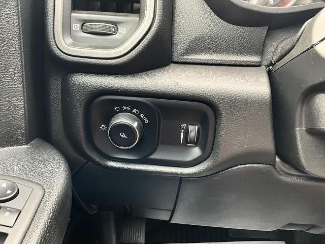 2022 RAM 2500 Tradesman 4x4 Crew Cab 8' Box