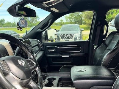 2019 RAM 2500 Laramie 4x4 Crew Cab 8' Box
