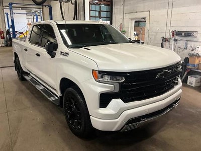 2022 Chevrolet Silverado 1500 Crew Cab Standard Box 4-Wheel Drive High Country