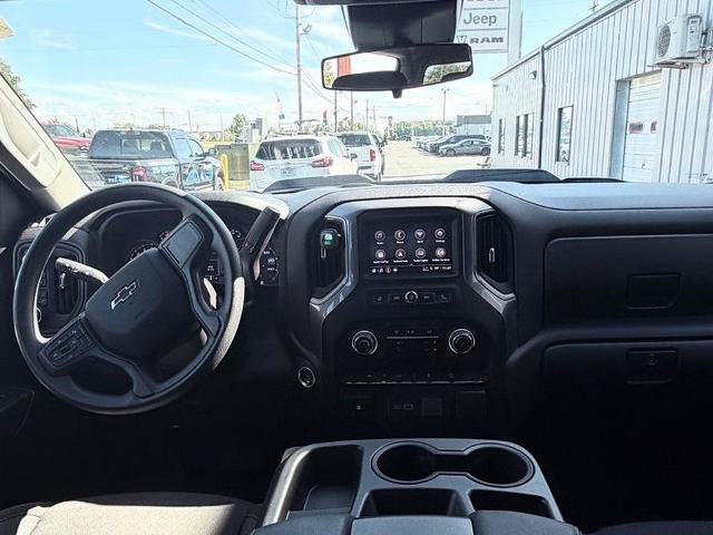 2025 Chevrolet Silverado 1500 Crew Cab Short Box 4-Wheel Drive Custom Trail Boss