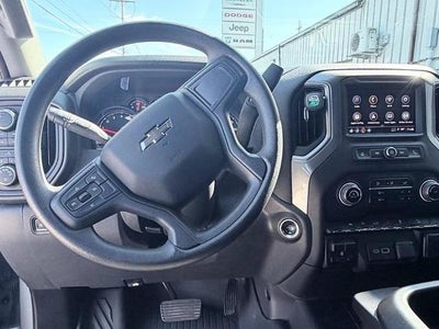 2025 Chevrolet Silverado 1500 Crew Cab Short Box 4-Wheel Drive Custom Trail Boss