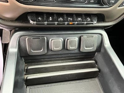 2017 GMC Sierra 1500 Crew Cab Short Box 4-Wheel Drive Denali