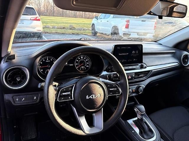 2024 Kia Forte LXS IVT